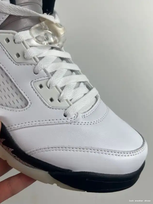 Reps LUCY 5 'WHITE JORDAN RETRO DD0587-110 AIR BLACK' 0509